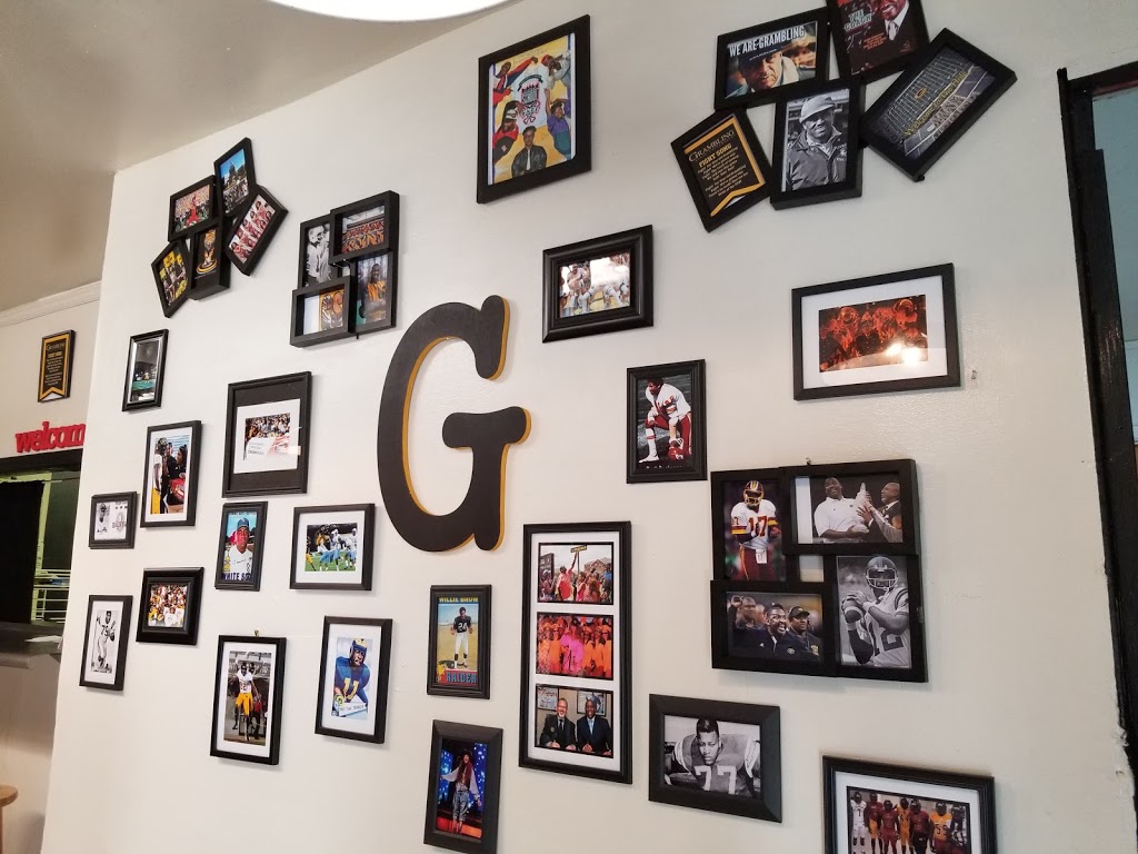 WhoMadeMeDoIt Wings & Poboys | restaurant | 323 Main St, Grambling, LA 71245, USA | 3182748300 OR +1 318-274-8300