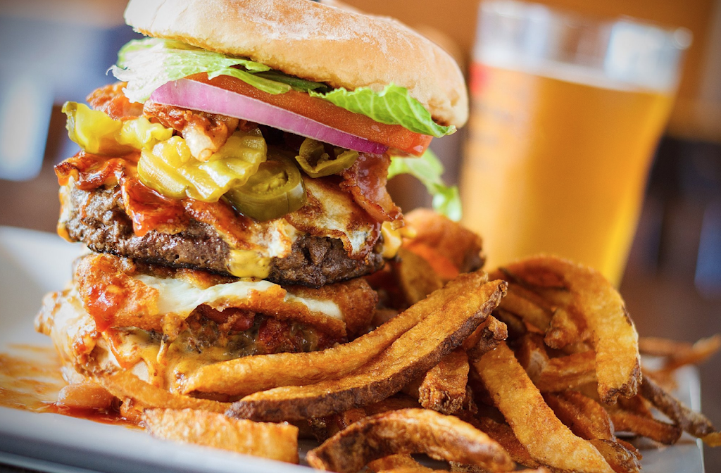 Anduzzis Sports Club - Green Bay East | restaurant | 900 Kepler Dr, Green Bay, WI 54311, USA | 9205440874 OR +1 920-544-0874