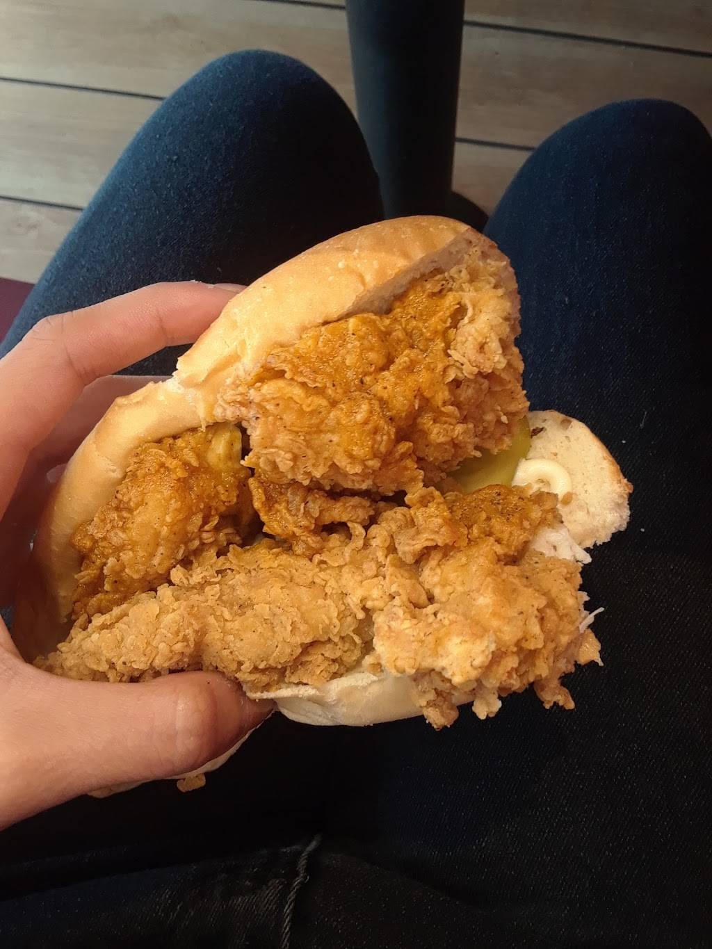 KFC | restaurant | 10770 Beach Blvd, Jacksonville, FL 32246, USA | 9049968711 OR +1 904-996-8711