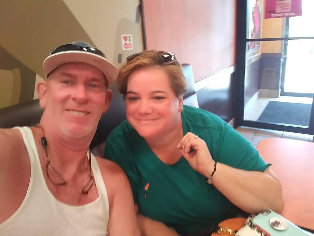 Dunkin | bakery | 366 Centre St, Quincy, MA 02169, USA | 6173764764 OR +1 617-376-4764