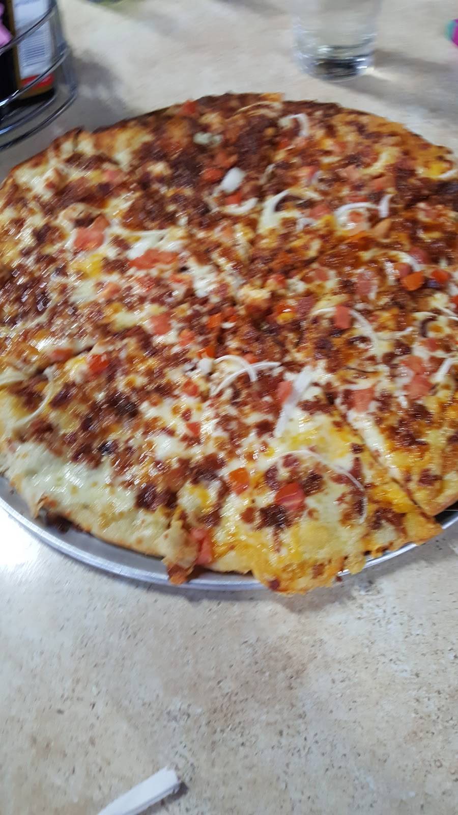 Bunker Hill Chill and Grill | restaurant | 4203 30th Street, Dorr, MI 49323, USA | 6168968103 OR +1 616-896-8103