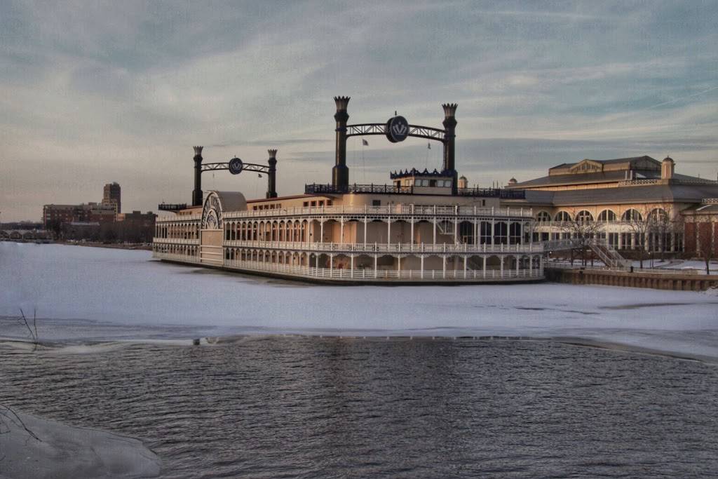 Grand Victoria Casino | restaurant | 250 S Grove Ave, Elgin, IL 60120, USA | 8474687000 OR +1 847-468-7000