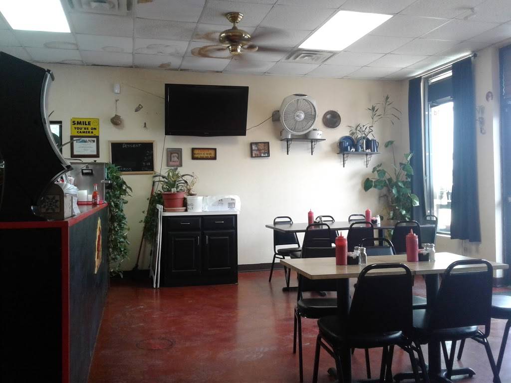 Silvas | restaurant | 630 S Lake Dallas Dr, Lake Dallas, TX 75065, USA | 9404982960 OR +1 940-498-2960