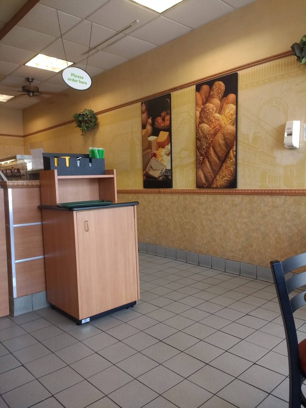 Subway Restaurants | restaurant | 271-06 Union Tpke, Queens, NY 11040, USA | 7183470477 OR +1 718-347-0477