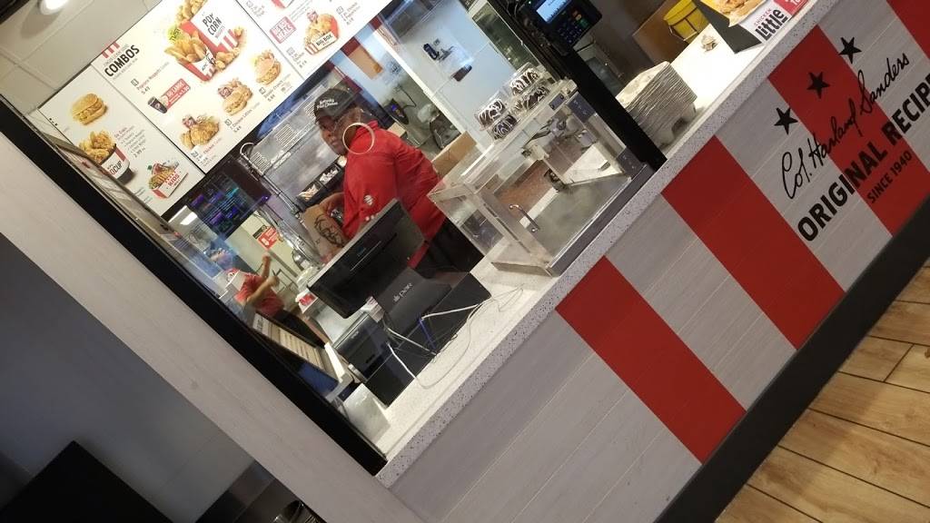 KFC | restaurant | 13546 W McNichols Rd, Detroit, MI 48235, USA | 3138621333 OR +1 313-862-1333