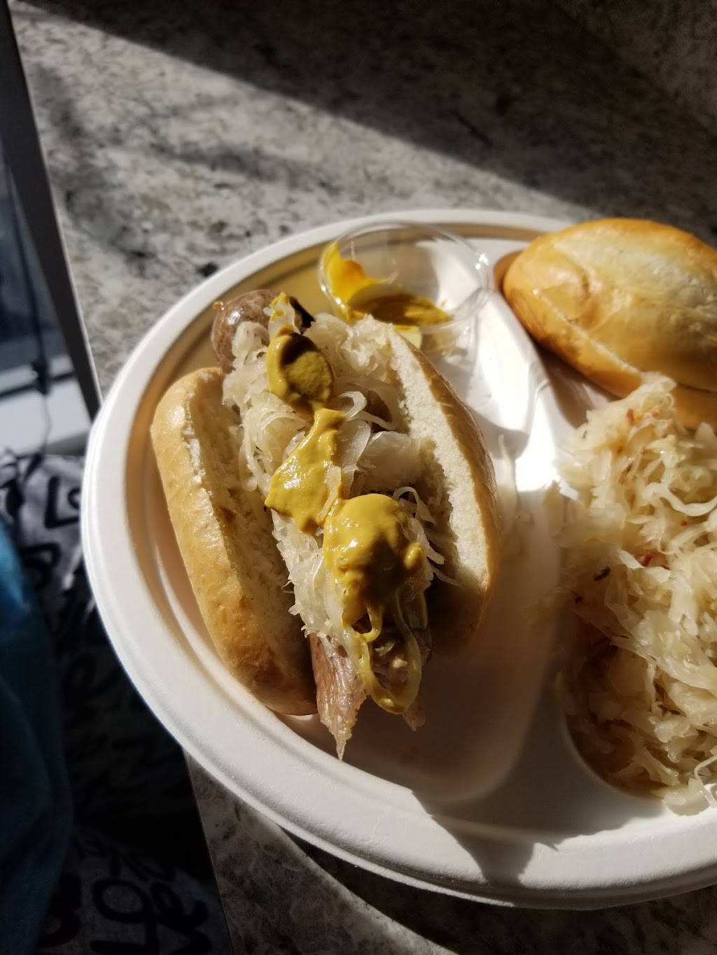 The German Table | restaurant | 158 N Loudoun St, Winchester, VA 22601, USA | 5404315861 OR +1 540-431-5861