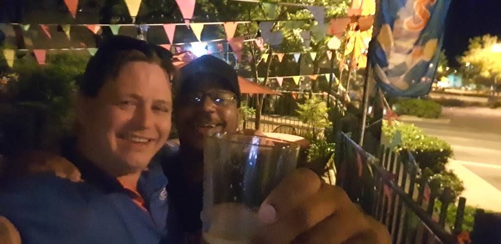 Harrys sports bar & grill | restaurant | 303 Iron Point Rd, Folsom, CA 95630, USA | 9163575567 OR +1 916-357-5567