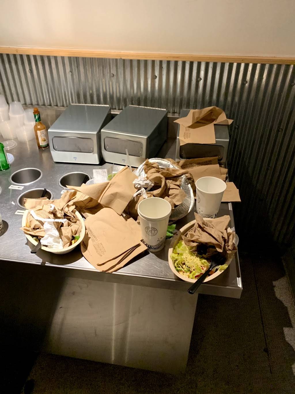 Chipotle Mexican Grill | restaurant | 4851 Main St, Kansas City, MO 64112, USA | 8167565158 OR +1 816-756-5158