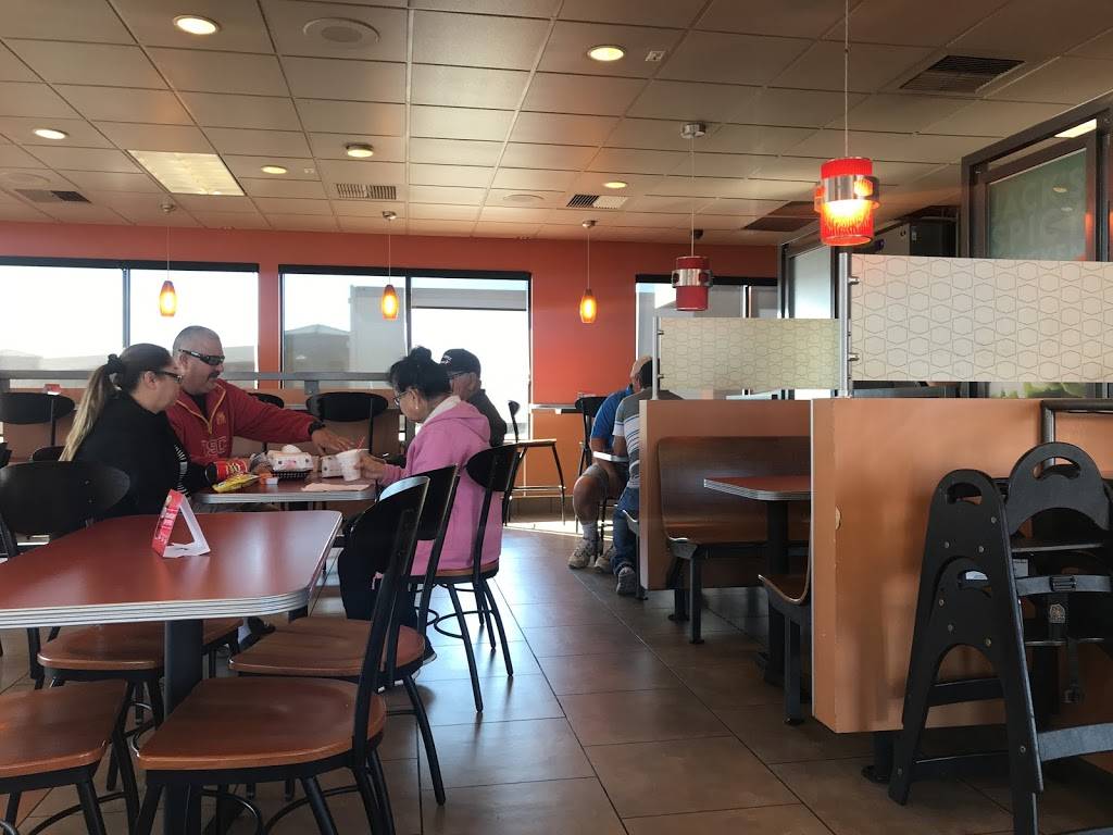 Jack in the Box | restaurant | 205 Trask St, Bakersfield, CA 93314, USA | 6617646104 OR +1 661-764-6104