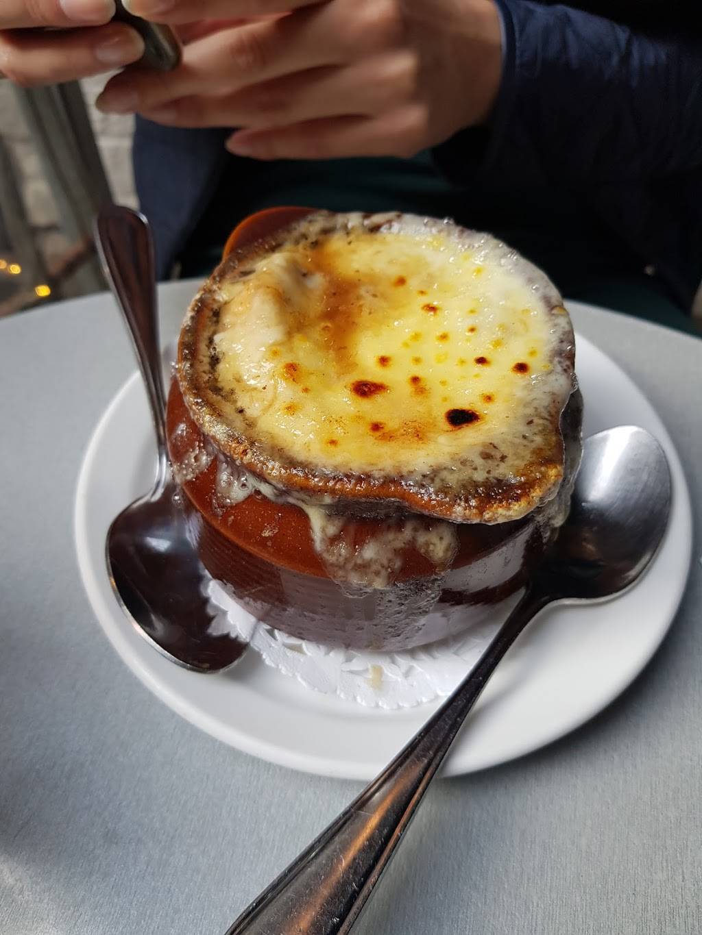 Bistro Sous le Fort | restaurant | 48 Rue Sous le Fort, Québec, QC G1K 4G9, Canada | 4186940852 OR +1 418-694-0852