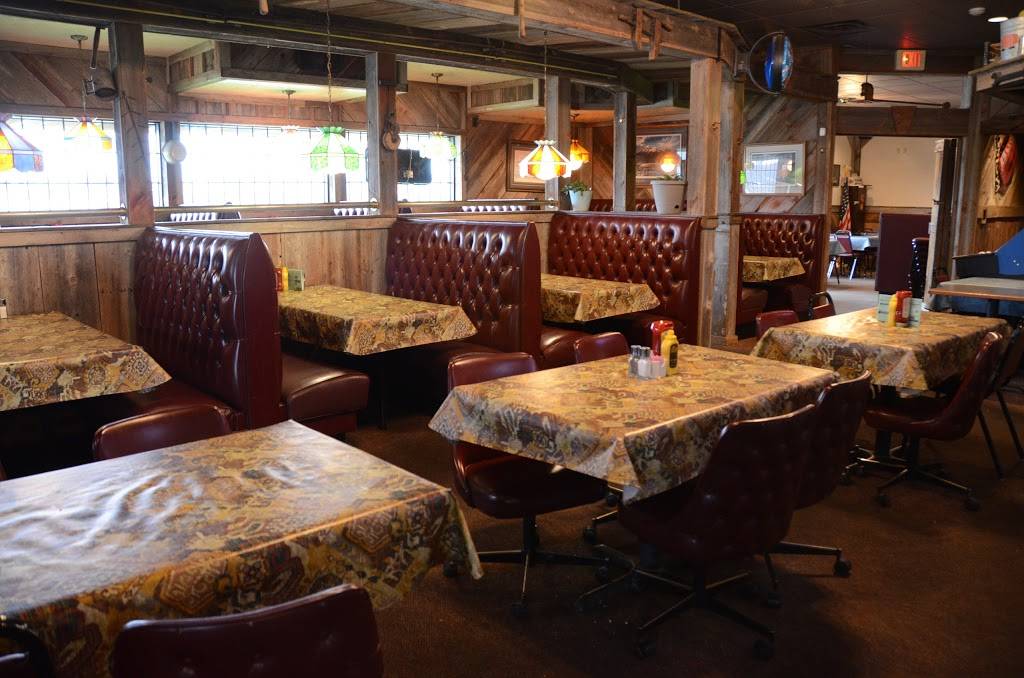 Cals Fine Foods & Spirits | restaurant | 1501 N 1st St, Indianola, IA 50125, USA | 5159615200 OR +1 515-961-5200