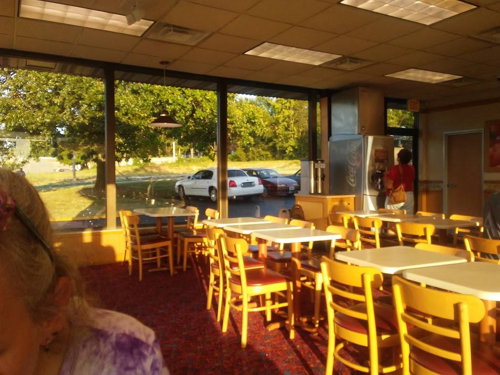 Wendys | restaurant | 1312 W Kearney St, Springfield, MO 65803, USA | 4178662000 OR +1 417-866-2000