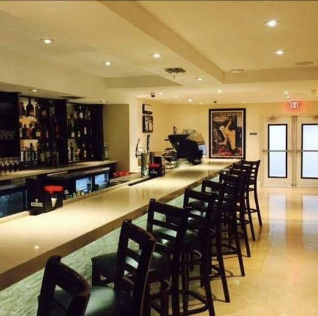 Abajo Restaurant & Lounge | restaurant | 12484 NW South River Dr Ground Floor, Medley, FL 33178, USA | 3054556979 OR +1 305-455-6979