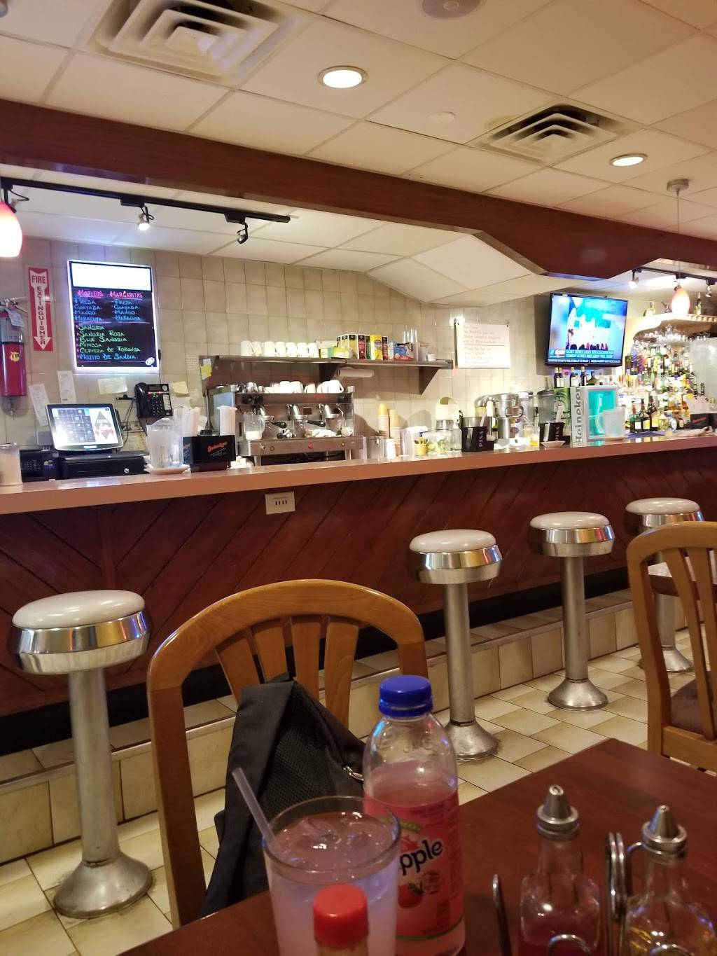 Centro Latino | restaurant | 6217 Bergenline Ave # A, West New York, NJ 07093, USA | 2018685175 OR +1 201-868-5175