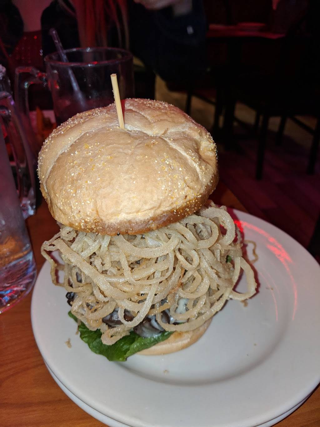 Parrot Cove | restaurant | 33475 Dequindre Rd, Troy, MI 48083, USA | 2485856080 OR +1 248-585-6080