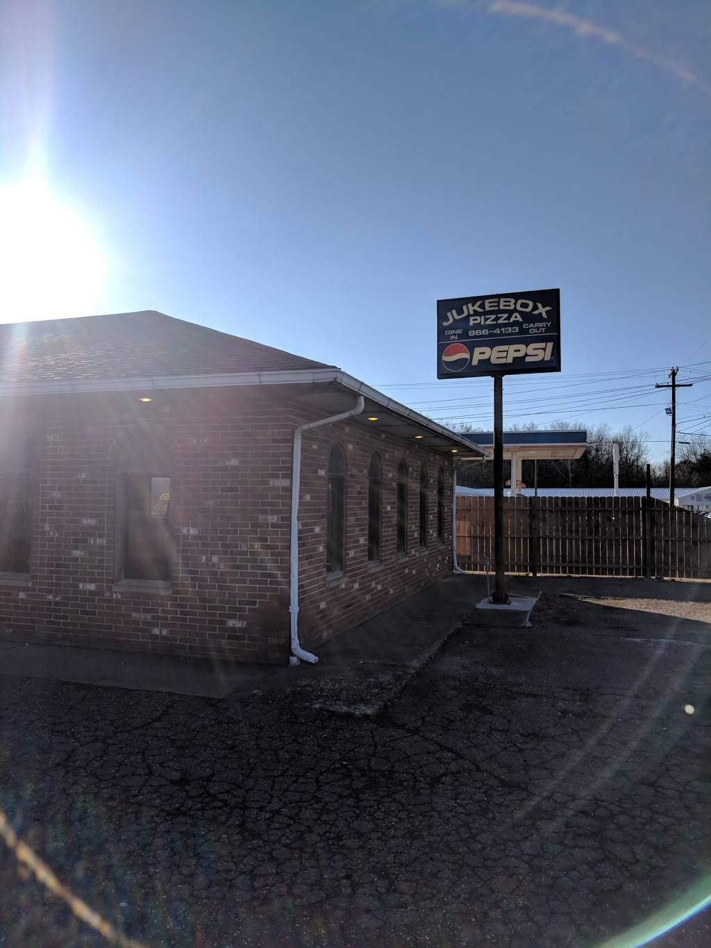 Jukebox Pizza | restaurant | 167 N Main St, Waynesburg, OH 44688, USA | 3308664133 OR +1 330-866-4133