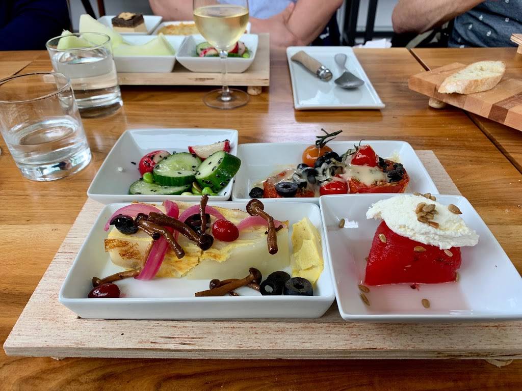 Tempera | restaurant | 1201 Avenue Wolfe Montcalm, Québec, QC G1R 2H1, Canada | 4186446780 OR +1 418-644-6780