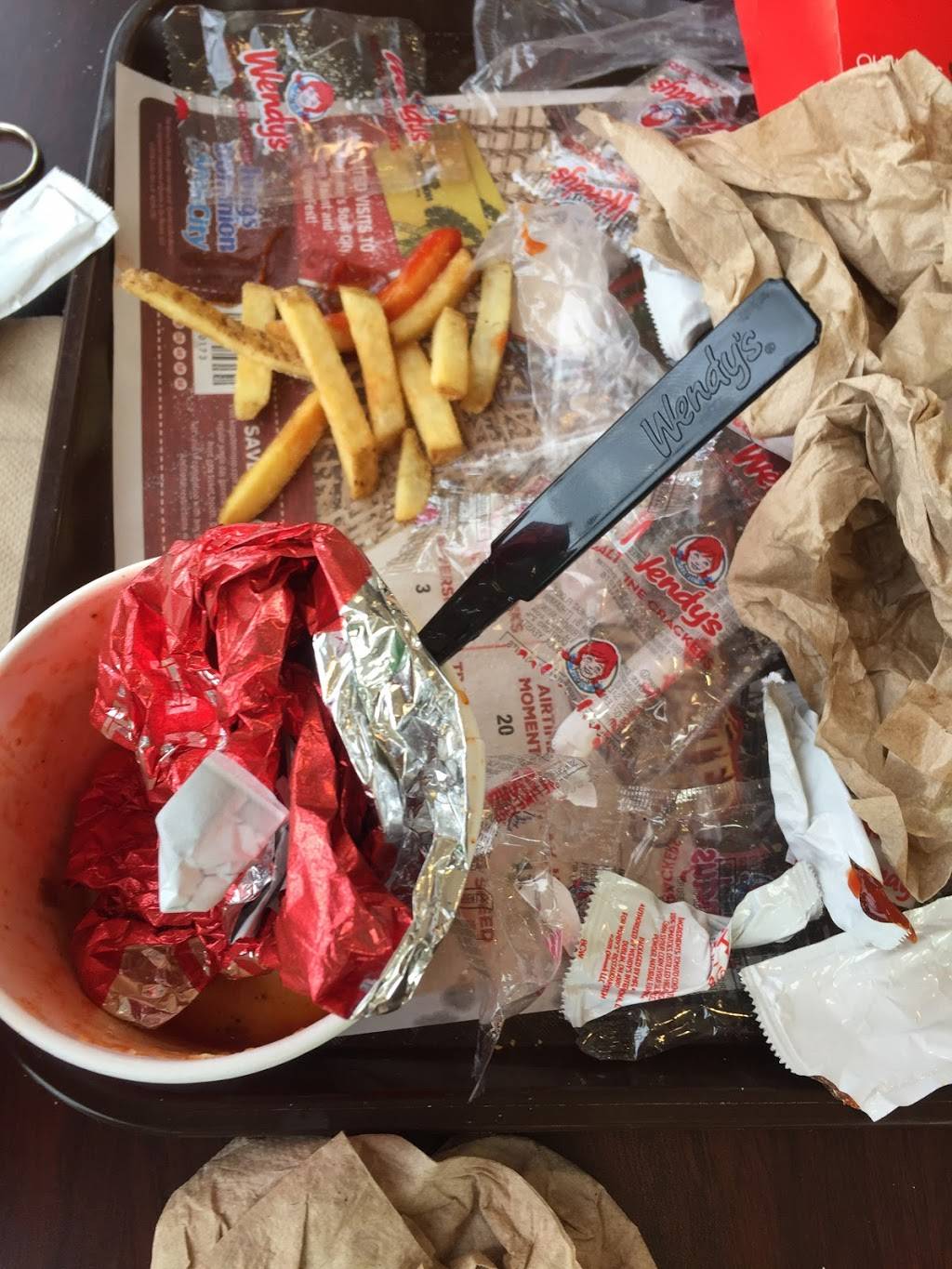 Wendys | restaurant | 108 N Berkeley Blvd, Goldsboro, NC 27534, USA | 9197785269 OR +1 919-778-5269