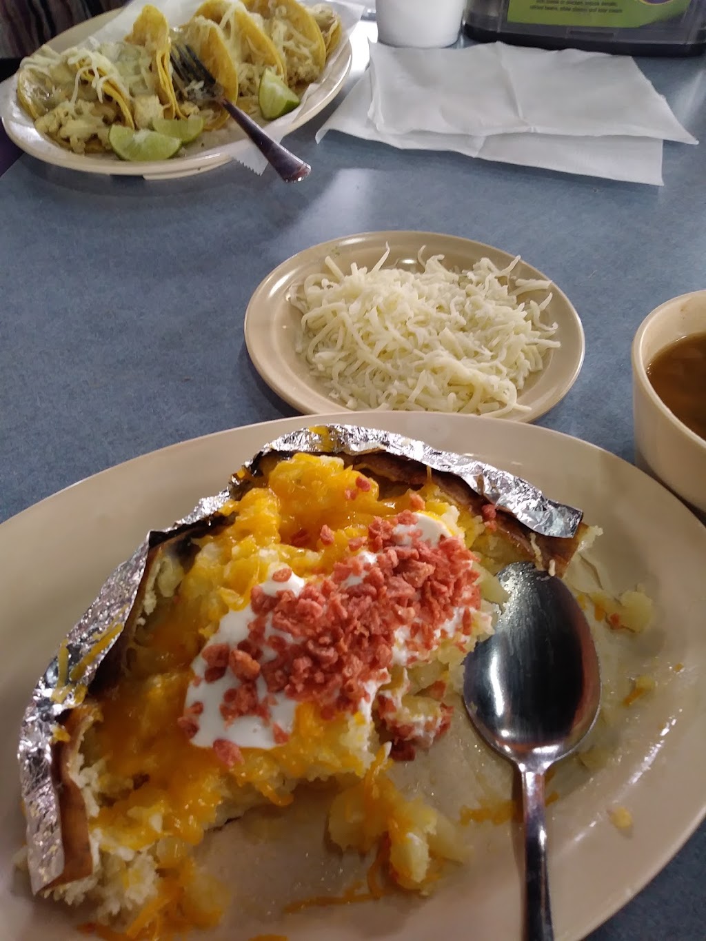 Taqueria El Zarape | restaurant | 1305 W Tyler Ave, Harlingen, TX 78550, USA | 9564126868 OR +1 956-412-6868