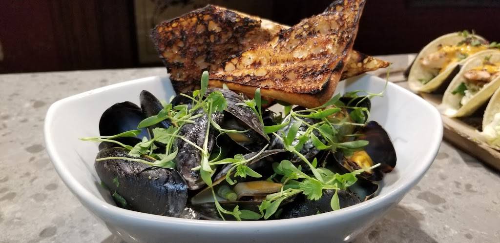 Plug Uglys Publick House | restaurant | 2908 ODonnell St, Baltimore, MD 21224, USA | 4105638459 OR +1 410-563-8459