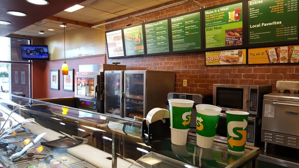 Subway | meal takeaway | 1501 Pine Lake Rd #8, Lincoln, NE 68512, USA | 4024205010 OR +1 402-420-5010