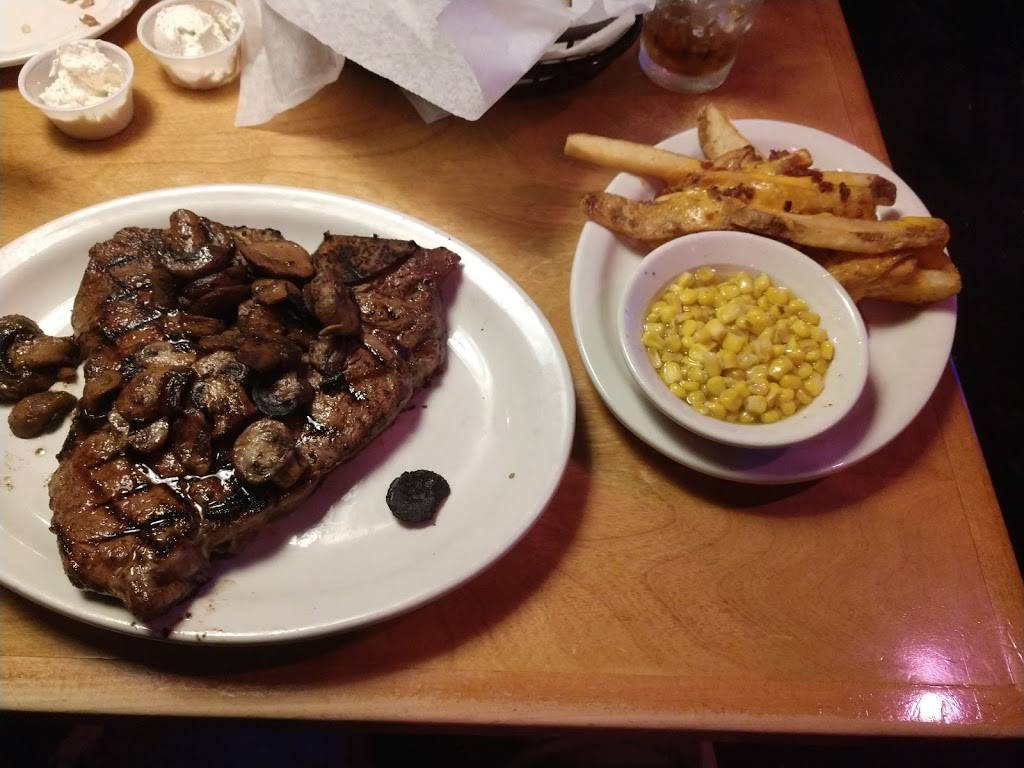 Texas Roadhouse | restaurant | 845 Wacker Dr, Dubuque, IA 52002, USA | 5635820760 OR +1 563-582-0760