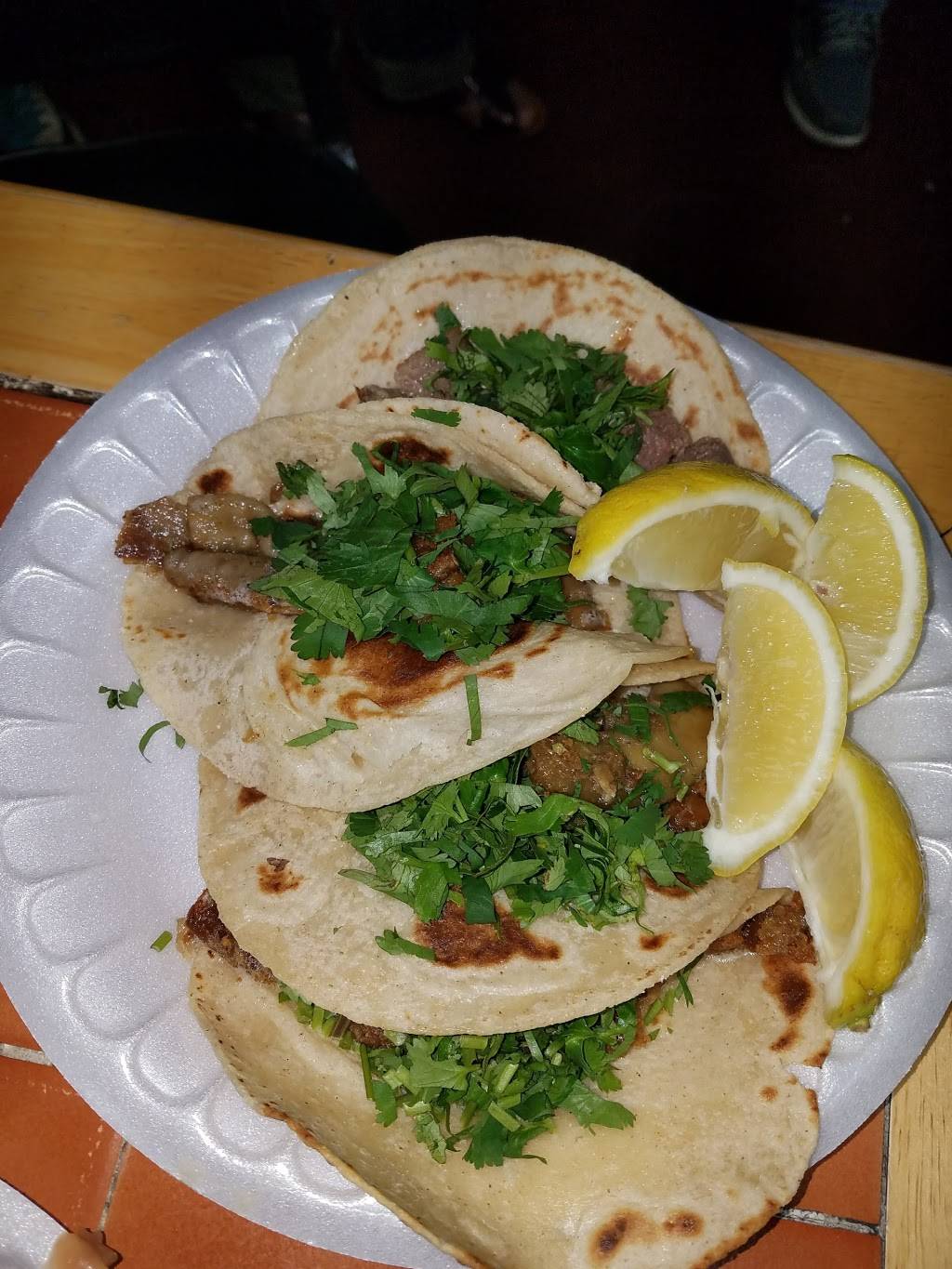 Tacos Melaque | restaurant | 405 W Sweet Ave, Visalia, CA 93291, USA | 5597359927 OR +1 559-735-9927