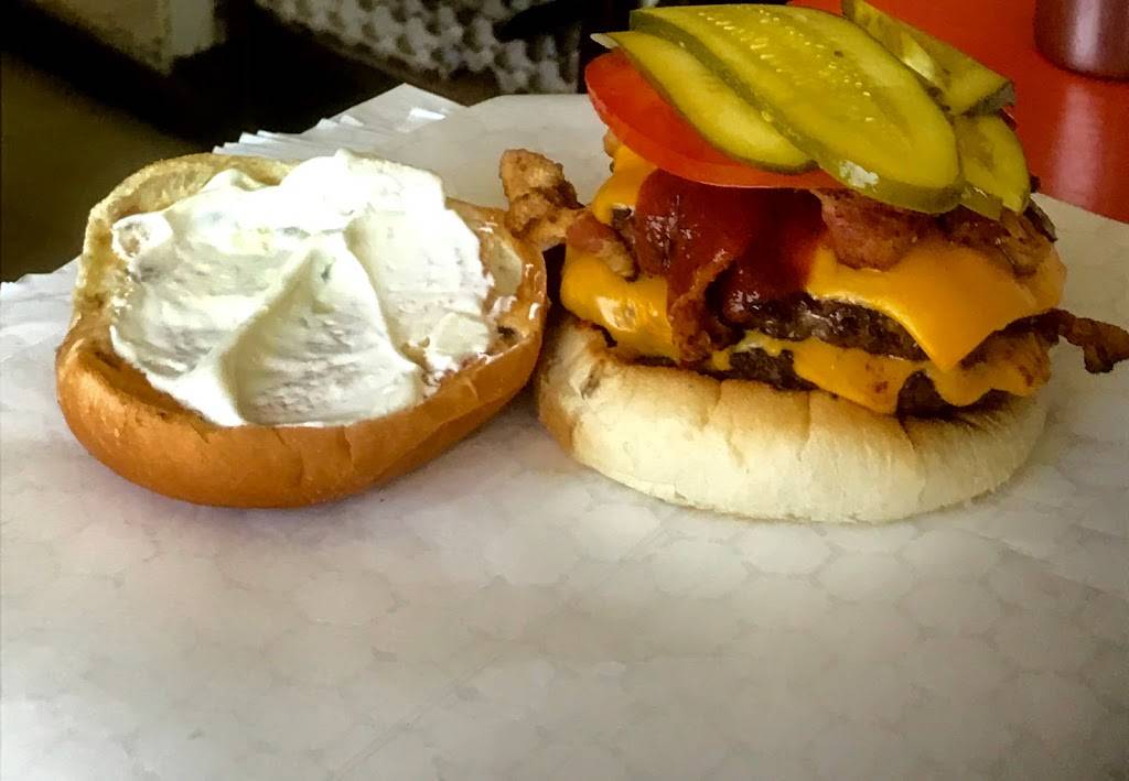 Jumbo Burgers | restaurant | 685 Runnymede Rd, Toronto, ON M6S 3A4, Canada | 4167636961 OR +1 416-763-6961