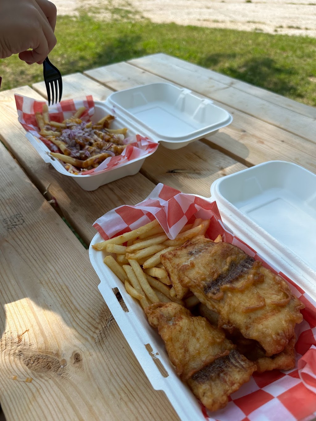 FISH TROLLEY | restaurant | 930 US-2, St Ignace, MI 49781, USA | 9062981246 OR +1 906-298-1246