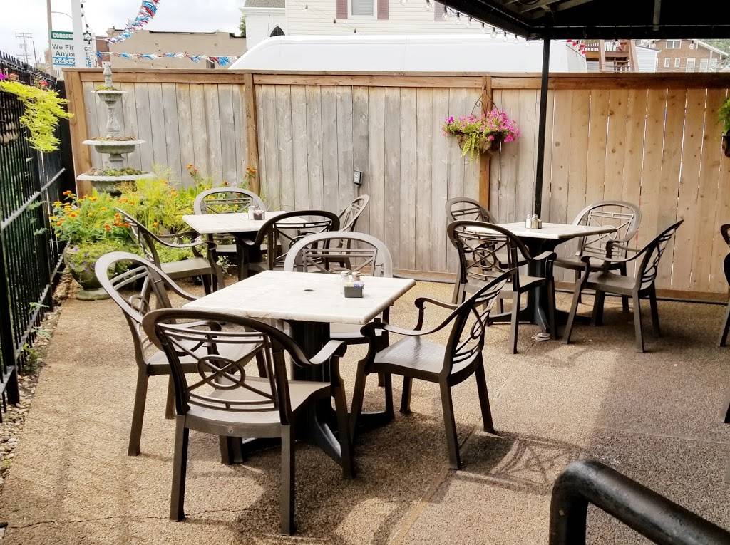 Michaels Bar & Grill | restaurant | 7101 Manchester Ave, St. Louis, MO 63143, USA | 3146442240 OR +1 314-644-2240