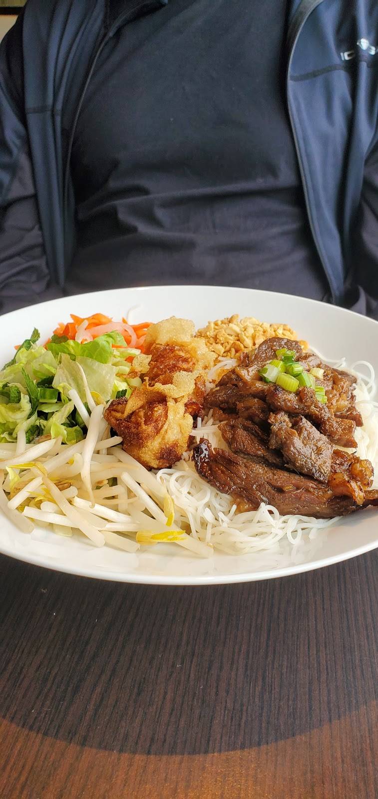 Saigon House | restaurant | 3393 Yonge St, North York, ON M4N 2M8, Canada | 4164830736 OR +1 416-483-0736