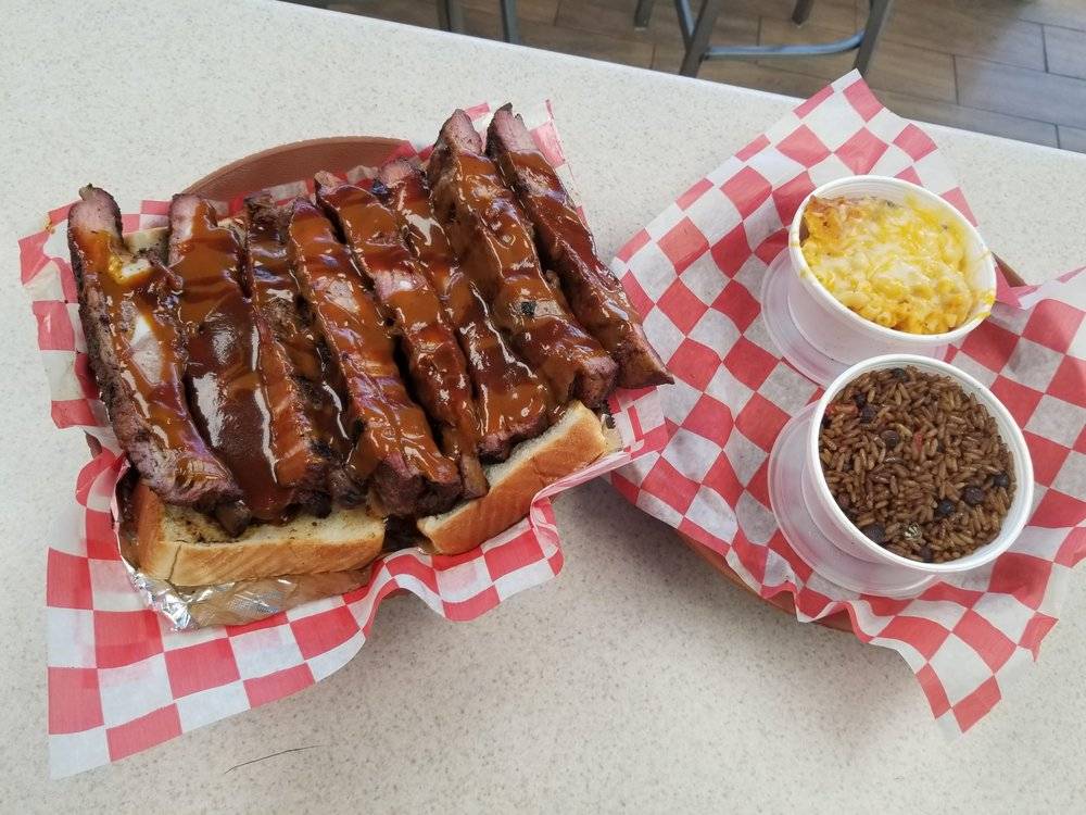 Mr. Cobbs BBQ & Wings | restaurant | 3699 NW 135th St A, Opa-locka, FL 33054, USA | 3056880997 OR +1 305-688-0997