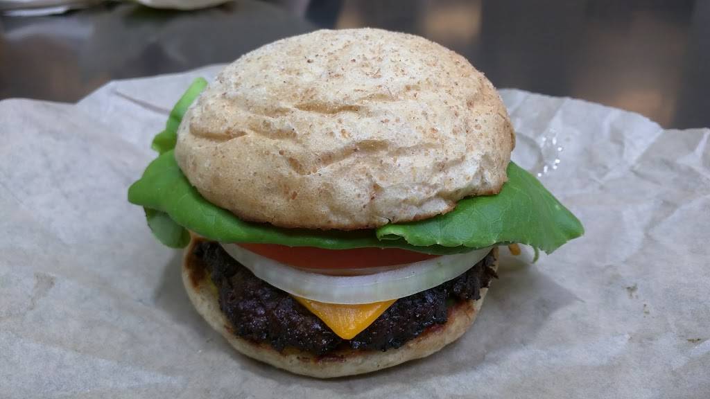 Farmhouse | restaurant | 700 Locust St, Des Moines, IA 50309, USA | 5153693276 OR +1 515-369-3276