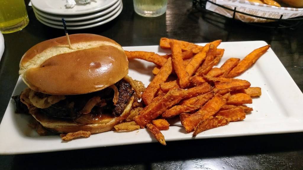 OCharley’s Restaurant & Bar | restaurant | 1009 Village Green Crossing, Gallatin, TN 37066, USA | 6152308103 OR +1 615-230-8103