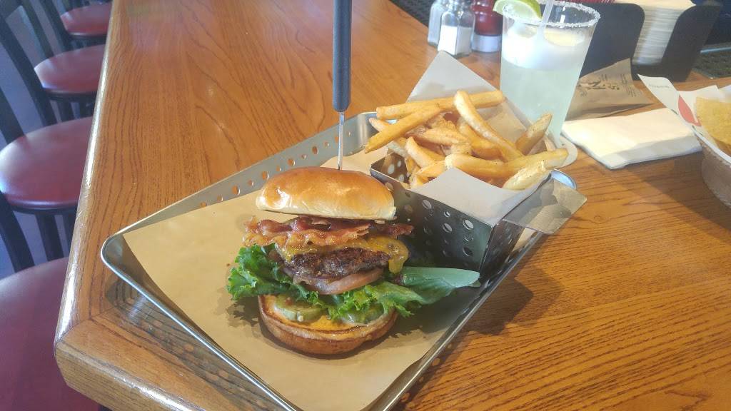 Chilis Grill & Bar | meal takeaway | 3870 Truxel Rd, Sacramento, CA 95834, USA | 9162858703 OR +1 916-285-8703