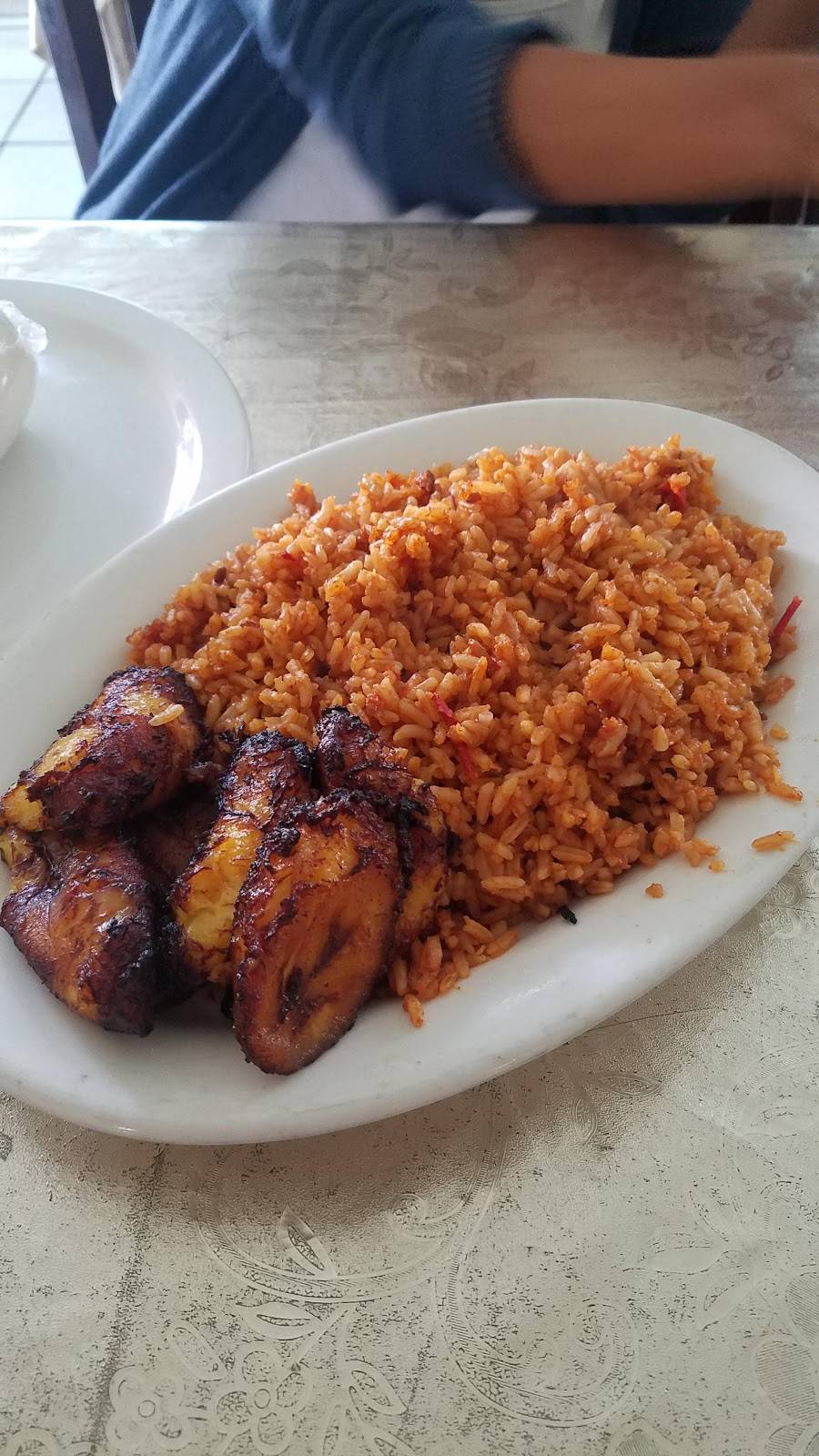 Veronicas Kitchen | restaurant | 401 E Hillcrest Blvd, Inglewood, CA 90301, USA | 3106734890 OR +1 310-673-4890