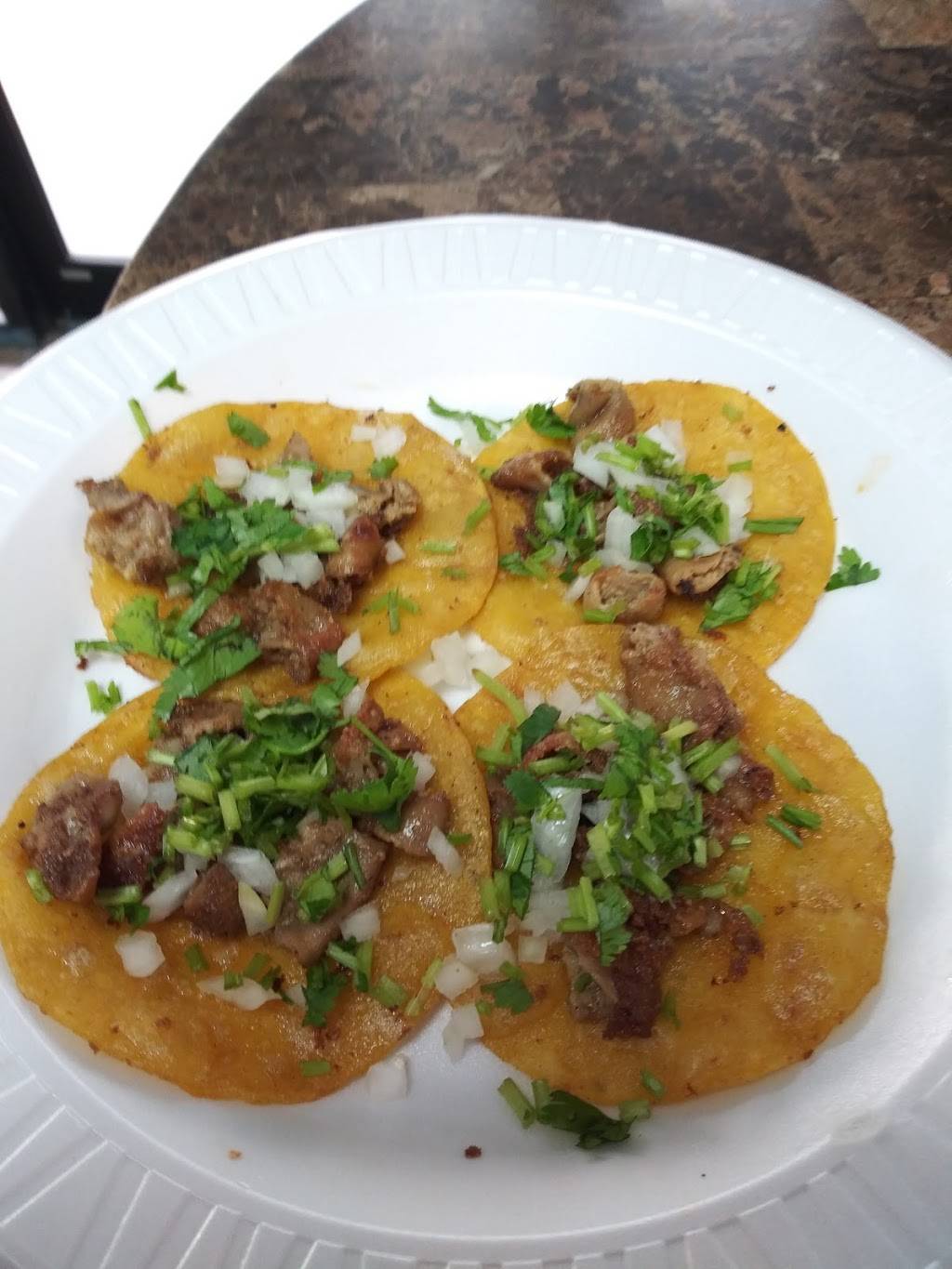 Antojitos Veracruzanos & Refresqueria | restaurant | 8103 Airline Dr k12, Houston, TX 77037, USA | 3463048441 OR +1 346-304-8441