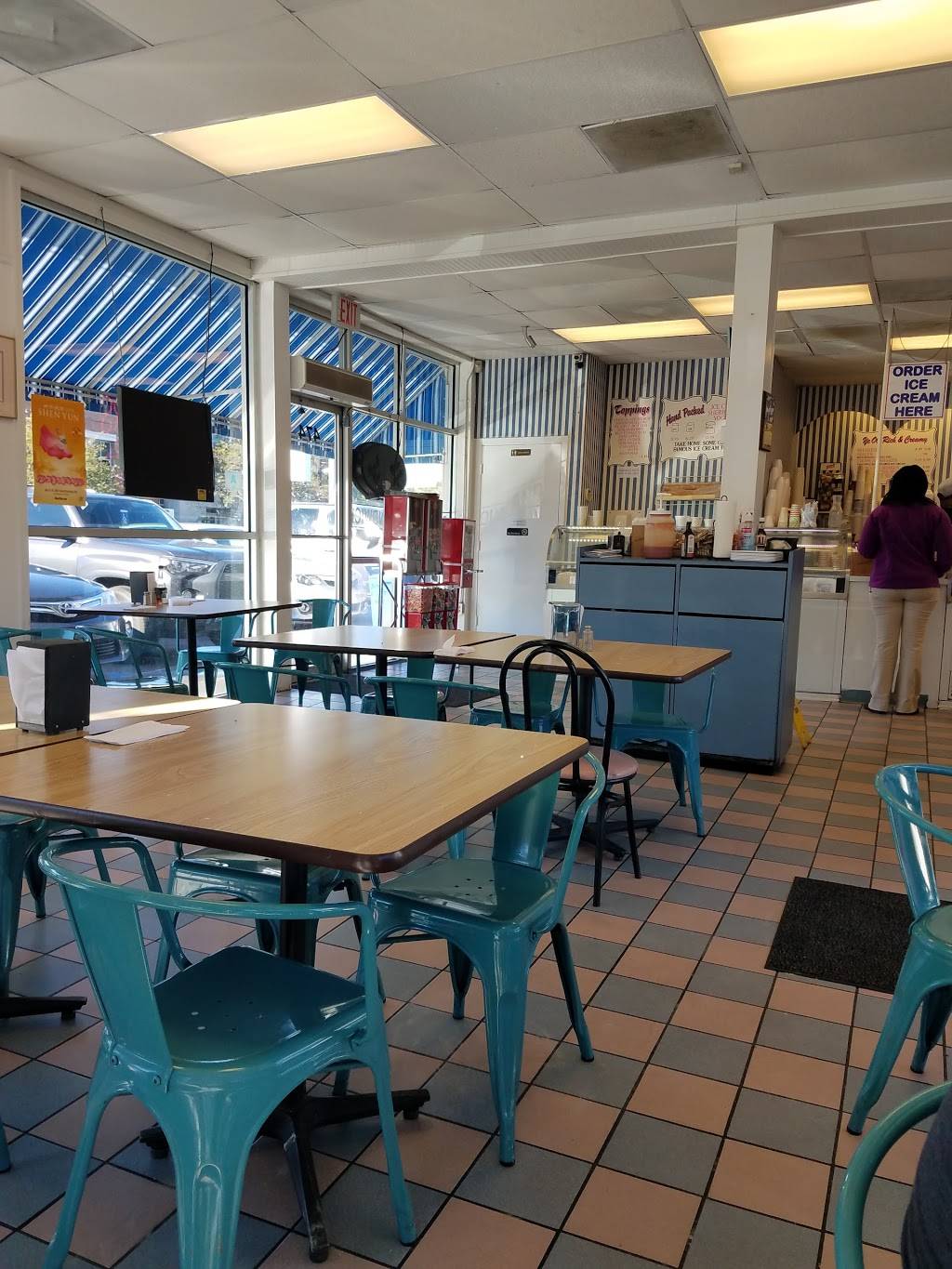 Ye Ole Fashioned Ice Cream | restaurant | 474 Savannah Hwy, Charleston, SC 29407, USA | 8437664854 OR +1 843-766-4854