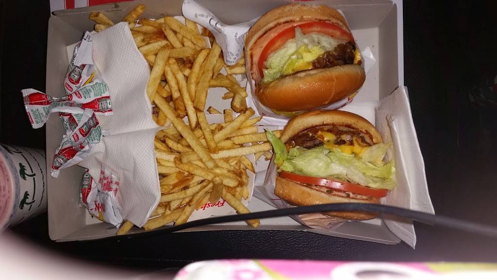 In-N-Out Burger | restaurant | 13074 Main St, Hesperia, CA 92345, USA | 8007861000 OR +1 800-786-1000