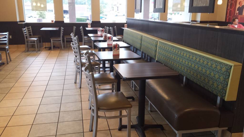 Arbys | restaurant | 965 N Riverside Dr, Clarksville, TN 37040, USA | 9316451100 OR +1 931-645-1100