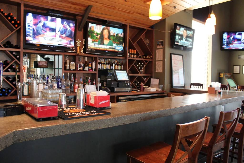 Lakeside Pizza & Grill | restaurant | 2900 N Quinlan Park Rd, Austin, TX 78732, USA | 5122662330 OR +1 512-266-2330