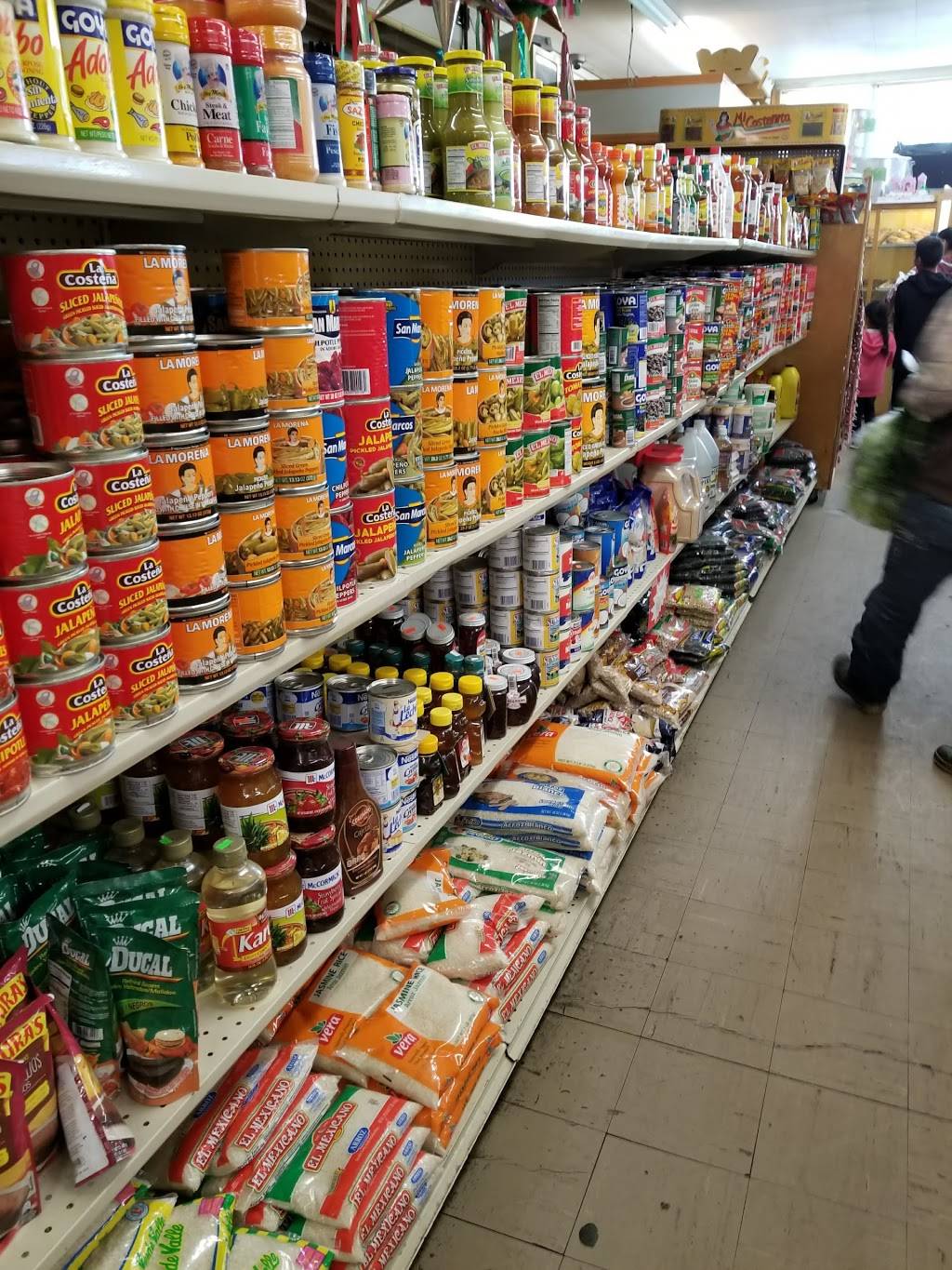 El Carnaval Latin Food Store | restaurant | 4009 Pio Nono Ave, Macon, GA 31206, USA | 4787856717 OR +1 478-785-6717