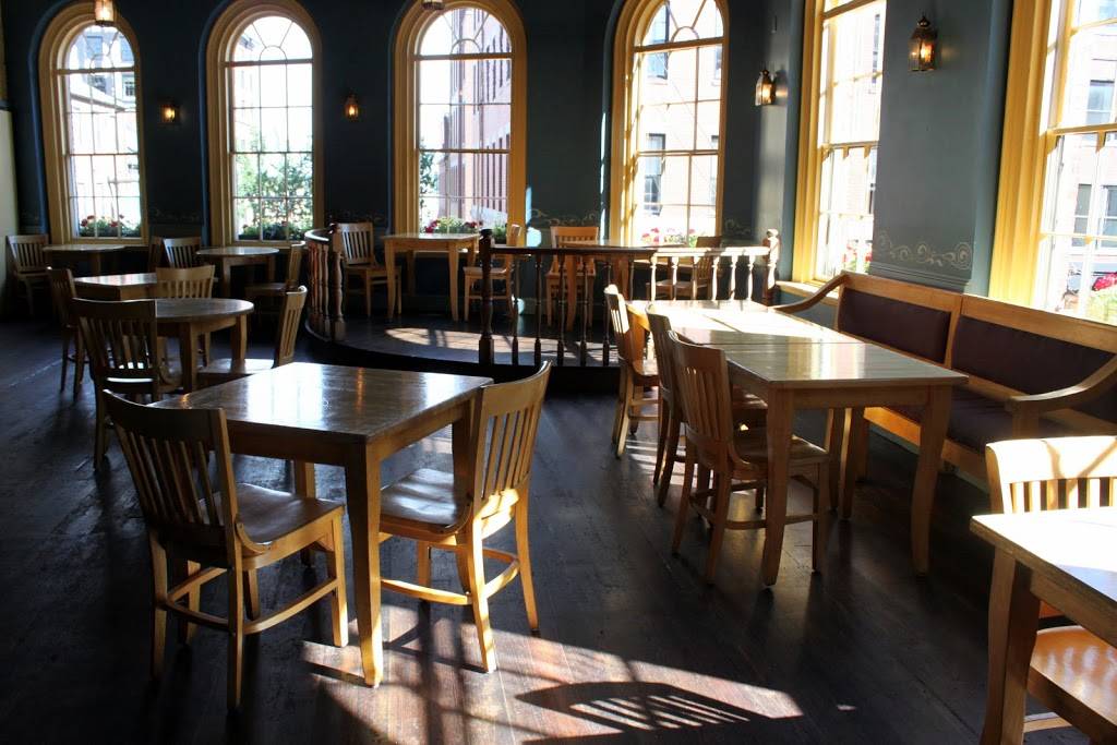 Bull Feeneys | restaurant | 375 Fore St, Portland, ME 04101, USA | 2077737210 OR +1 207-773-7210