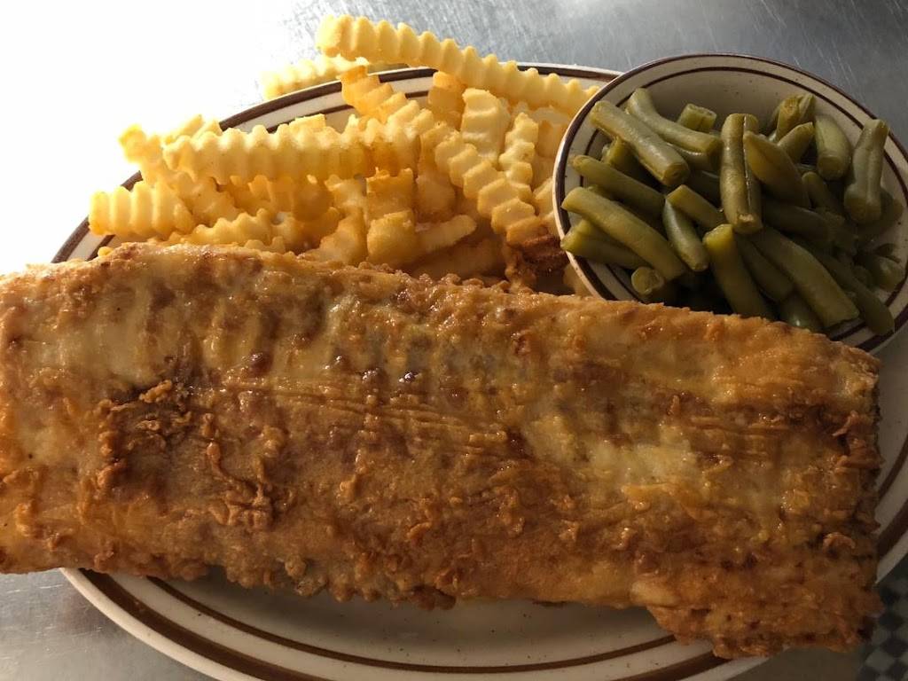 Town Line Family Restaurant | restaurant | 10 New County Rd, Hollis, ME 04042, USA | 2074994300 OR +1 207-499-4300