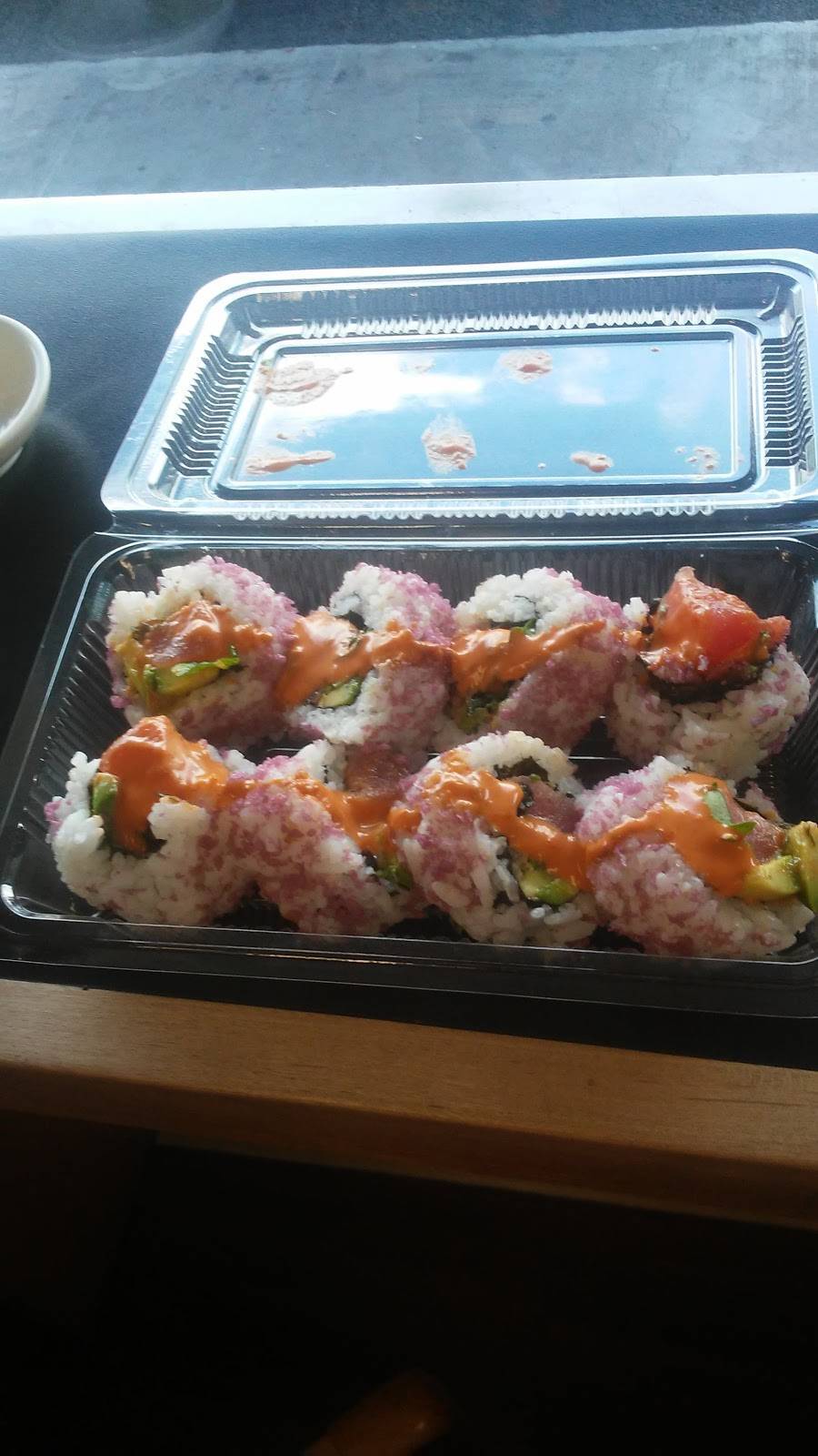 Aloha Sushi | restaurant | 1982, 3131 N Nimitz Hwy #105, Honolulu, HI 96819, USA | 8088338884 OR +1 808-833-8884