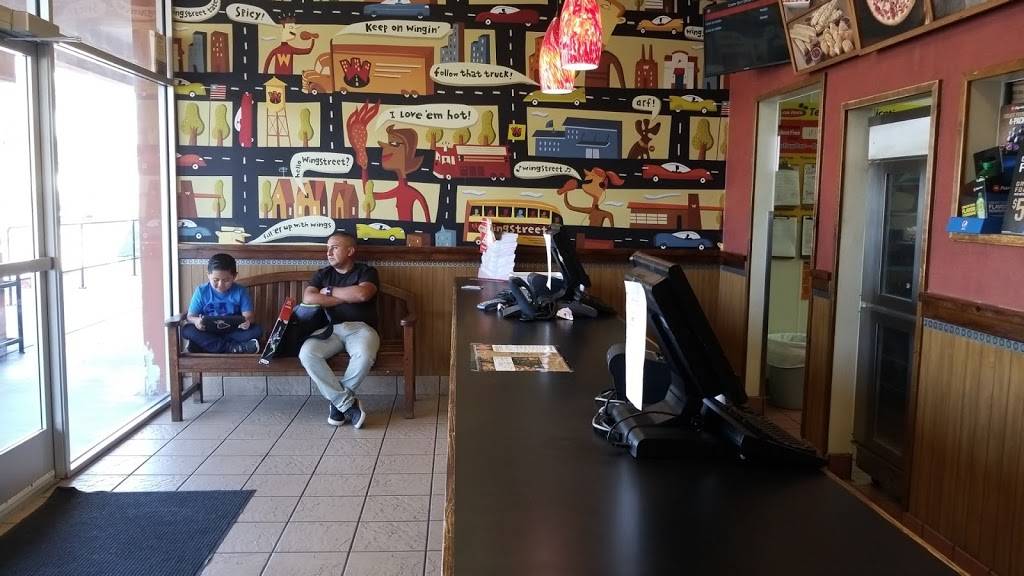 Pizza Hut | restaurant | 3176 Florence Ave, Huntington Park, CA 90255, USA | 3235872454 OR +1 323-587-2454