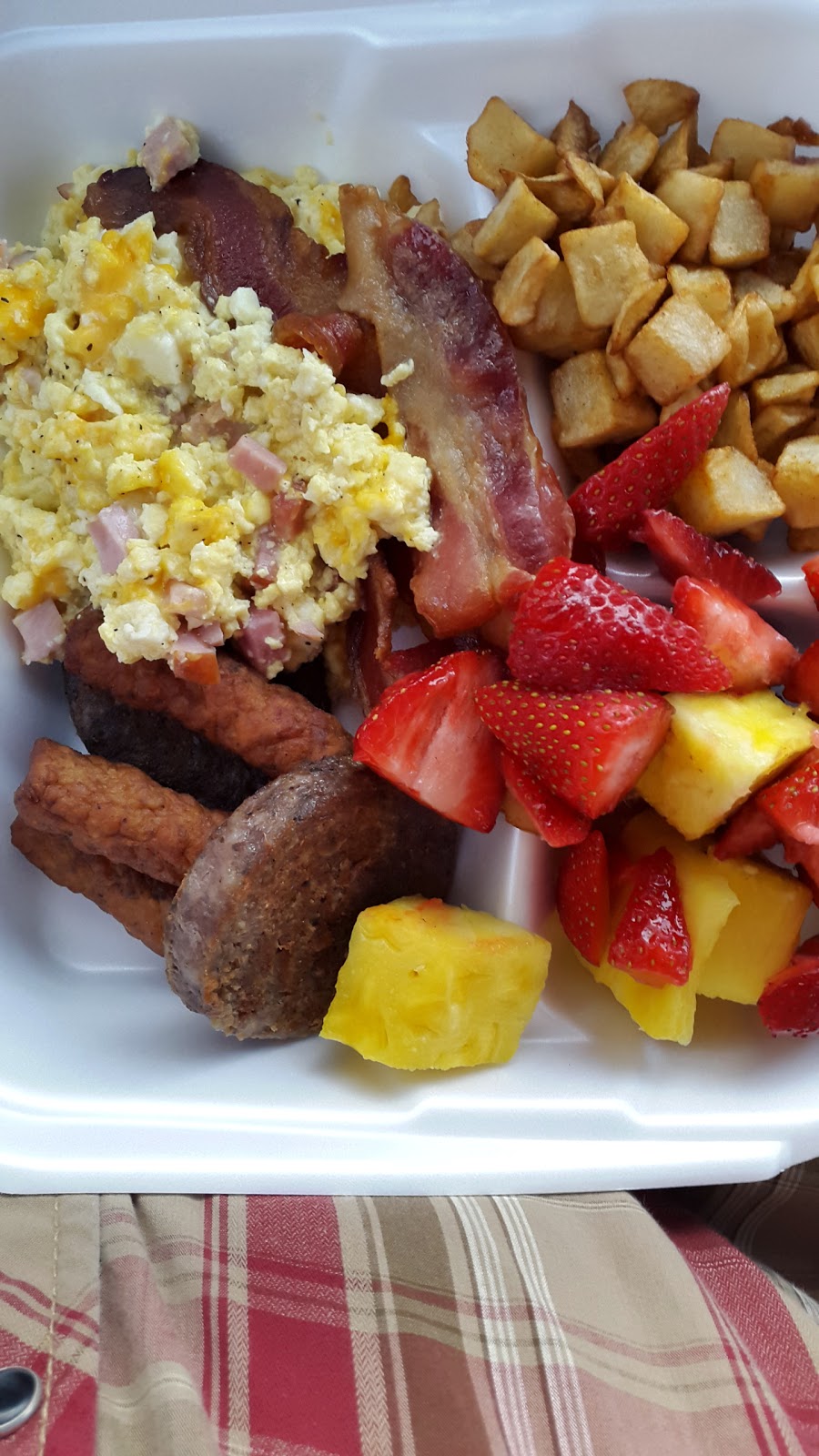 Kenny Blaneks Village Cafeteria | restaurant | 2100 W Beauregard Ave, San Angelo, TX 76901, USA | 3259421647 OR +1 325-942-1647