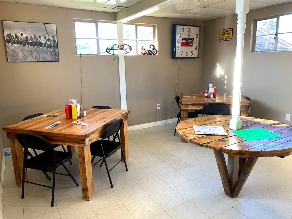 Hard Hat Cafe | restaurant | 1310 Church St NE, Decatur, AL 35601, USA | 2565805260 OR +1 256-580-5260