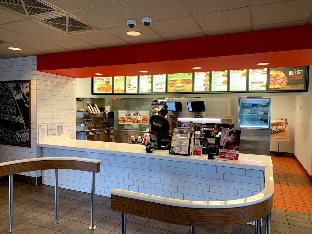 Arbys | restaurant | 2044 Rosa L Parks Blvd, Nashville, TN 37228, USA | 6157423244 OR +1 615-742-3244