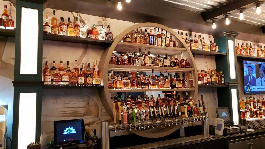 SmokeWorks | restaurant | 121 N College Ave, Bloomington, IN 47404, USA | 8122878190 OR +1 812-287-8190